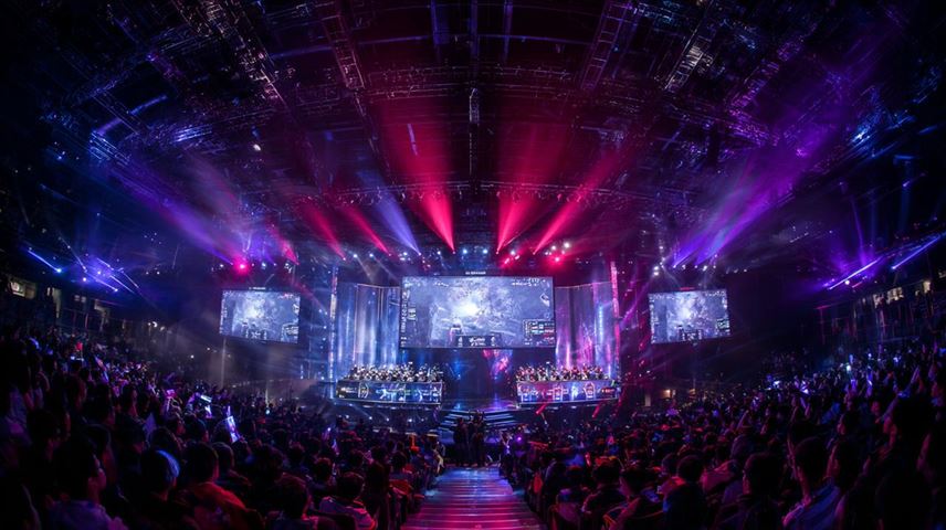 Understanding the world of league of legends players